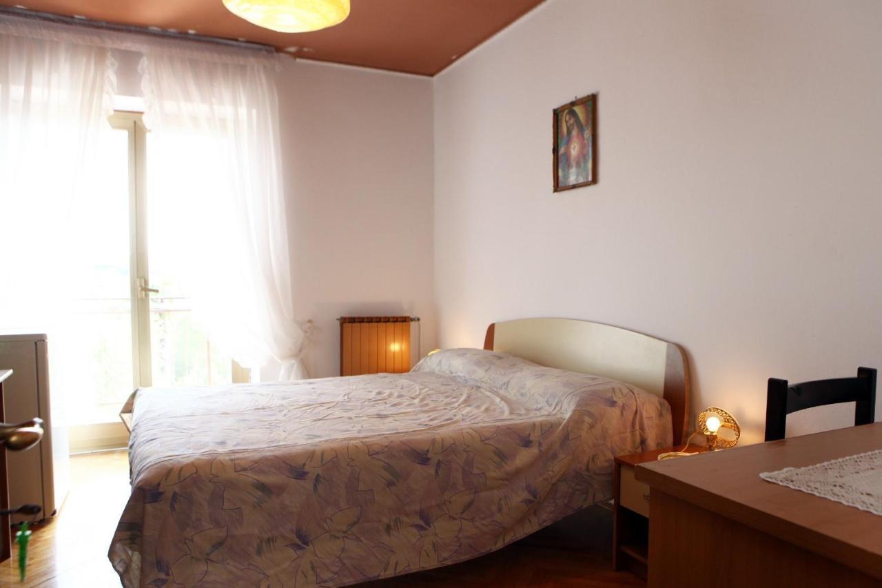 Rooms Torcello - With Shared Bathroom Portoroz Bagian luar foto