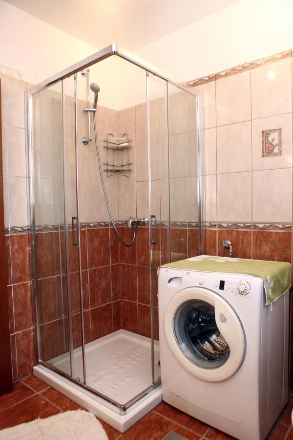 Rooms Torcello - With Shared Bathroom Portoroz Bagian luar foto