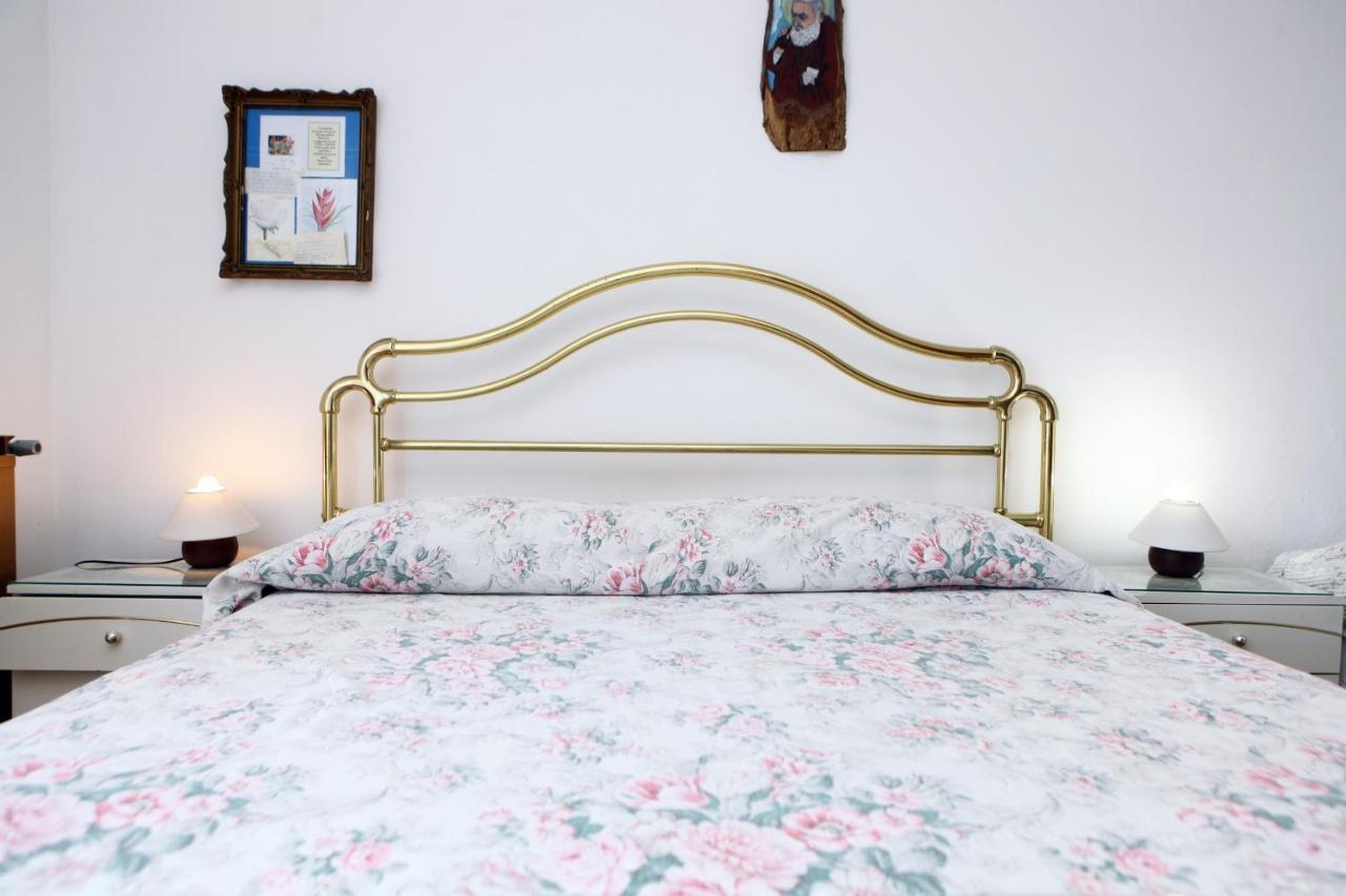 Rooms Torcello - With Shared Bathroom Portoroz Bagian luar foto